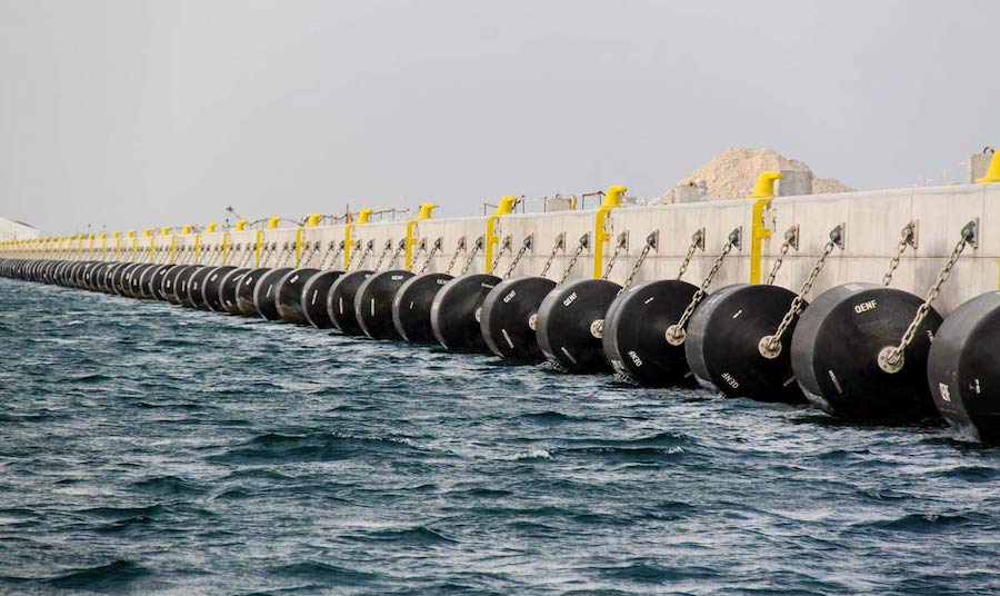 Marine Fenders: Pneumatic Fender nobis solidum Fender