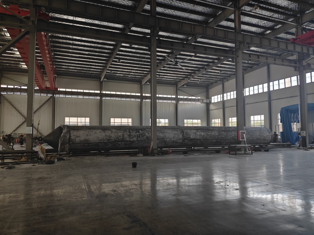 Inflatable Fenders: Essentiale Marine 